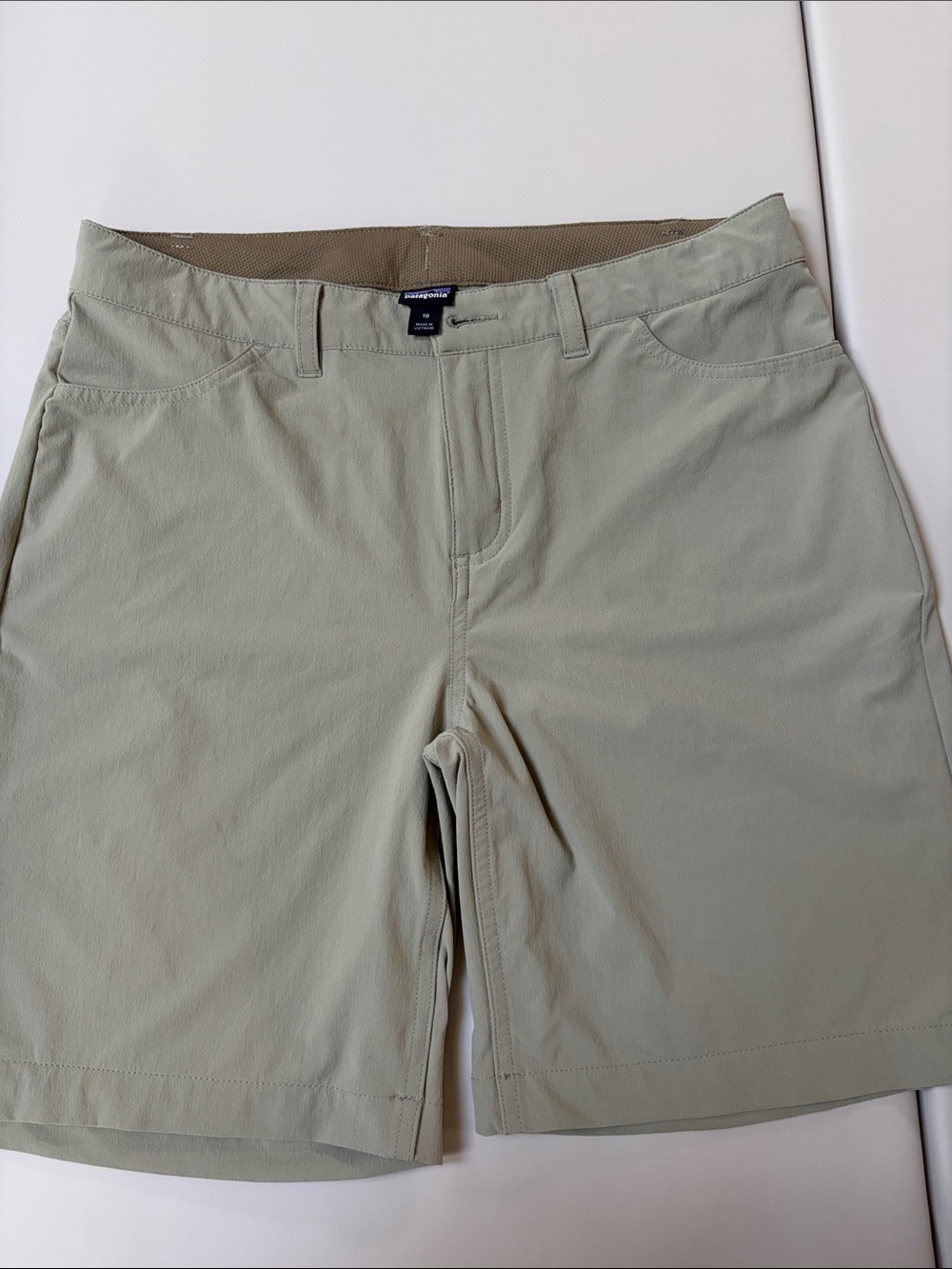 Patagonia women Light Olive ChinoShorts - Picture 1 of 5